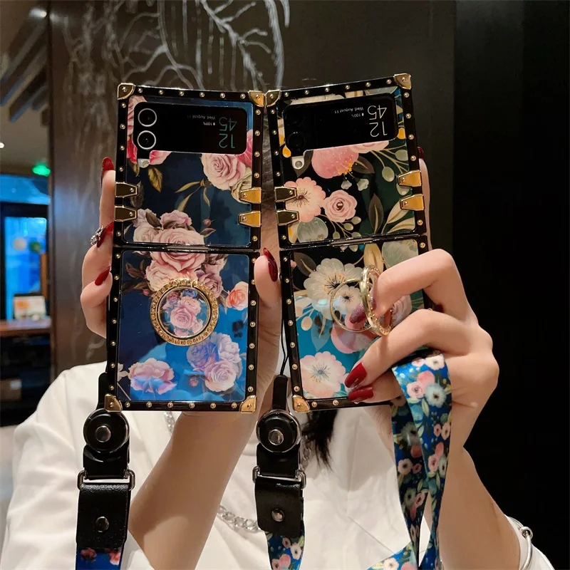 

Luxury Blue Ray Flower Punk Square Phone Case For Samsung Galaxy Z Flip 4 3 5G Retro Rhinestone Ring Holder With Lanyard Covers