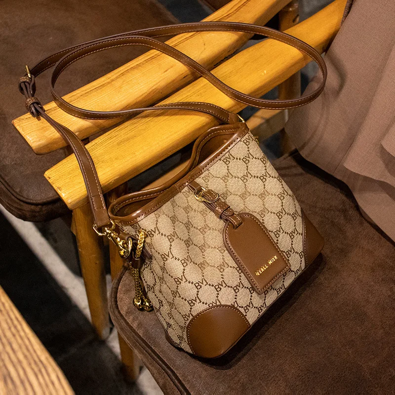 

Handbag Women's 2022 Spring New Canvas Bucket Bag All-Match Fashion Shoulder Bag Net Red Foreign Air Messenger Bag Tide