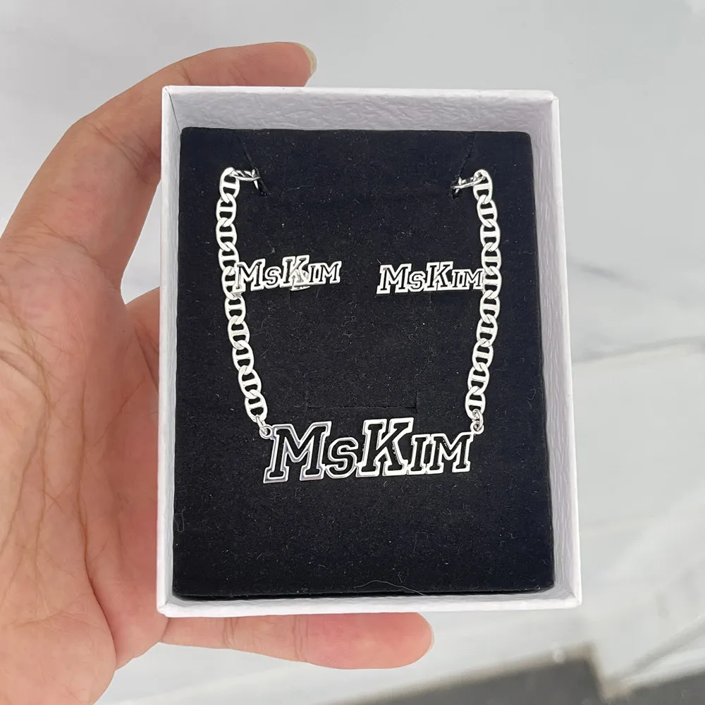 

Набор ювелирных изделий из ожерелья и серег, 3 метра