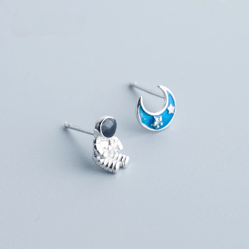

Cute 925 Silver Astronaut Stud Earrings for Women Girls Children Lovely Asymmetric Earring Beautiful Jewelry New Delicate Gift