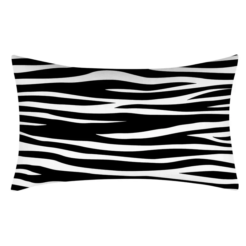 

Черно-белая геометрическая наволочка из полиэстера