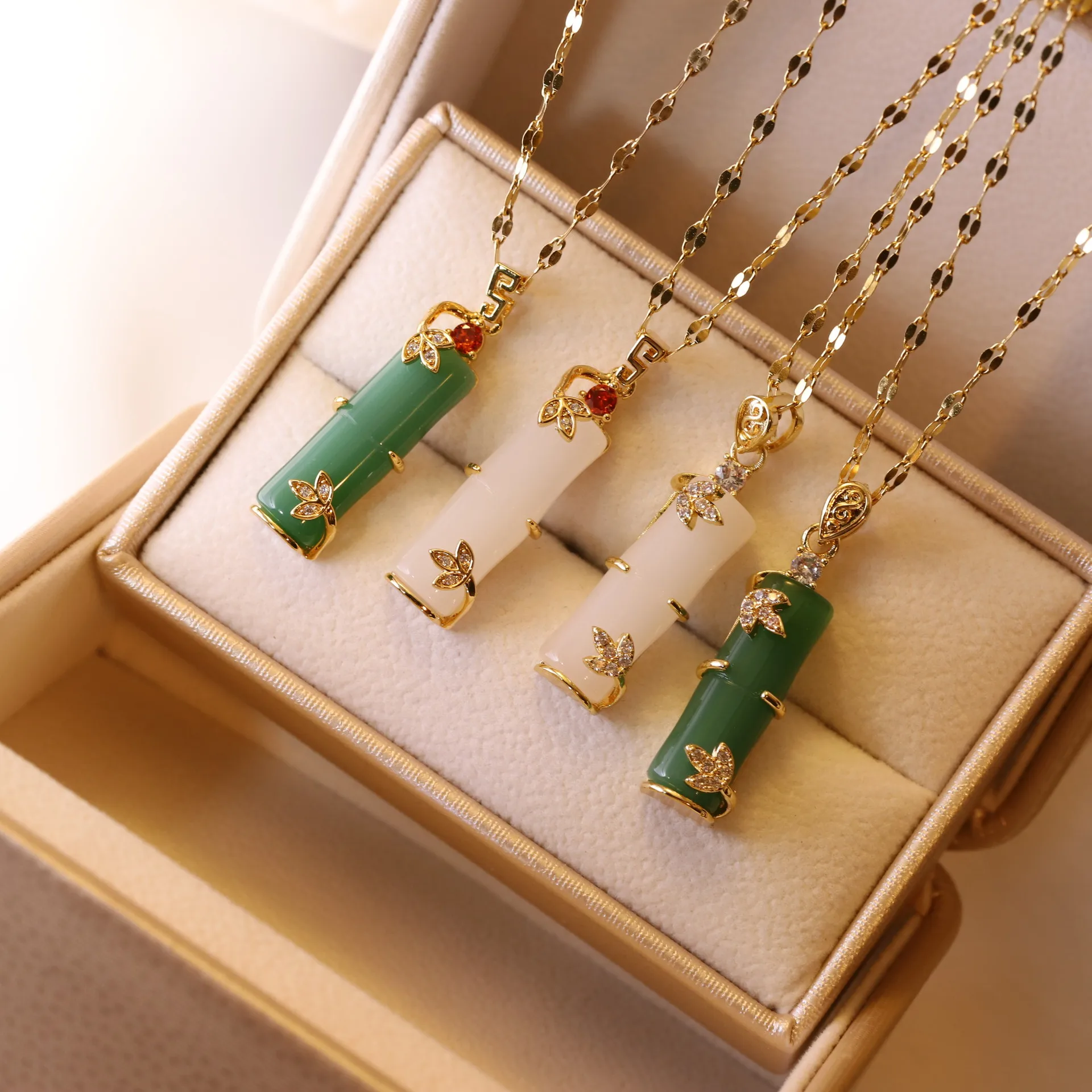 

Titanium Steel Bamboo Necklace with Gold Plated Chain Colour Synthetic Jewel Trendy Clavicle Chain Necklace for Women