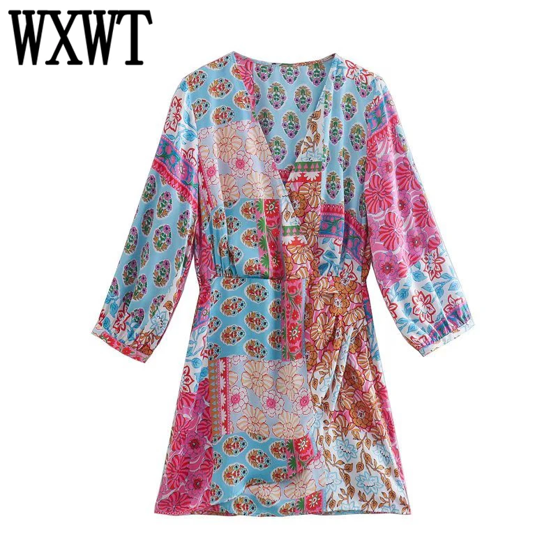 

Женское мини-платье с длинным рукавом и V-образным вырезом