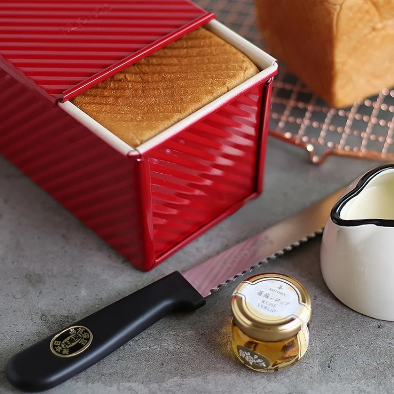 

Rectangular Aluminum Alloy Red Inside and Outside Double Non-stick Coating Baking Tool with Lid 450g Toast Box