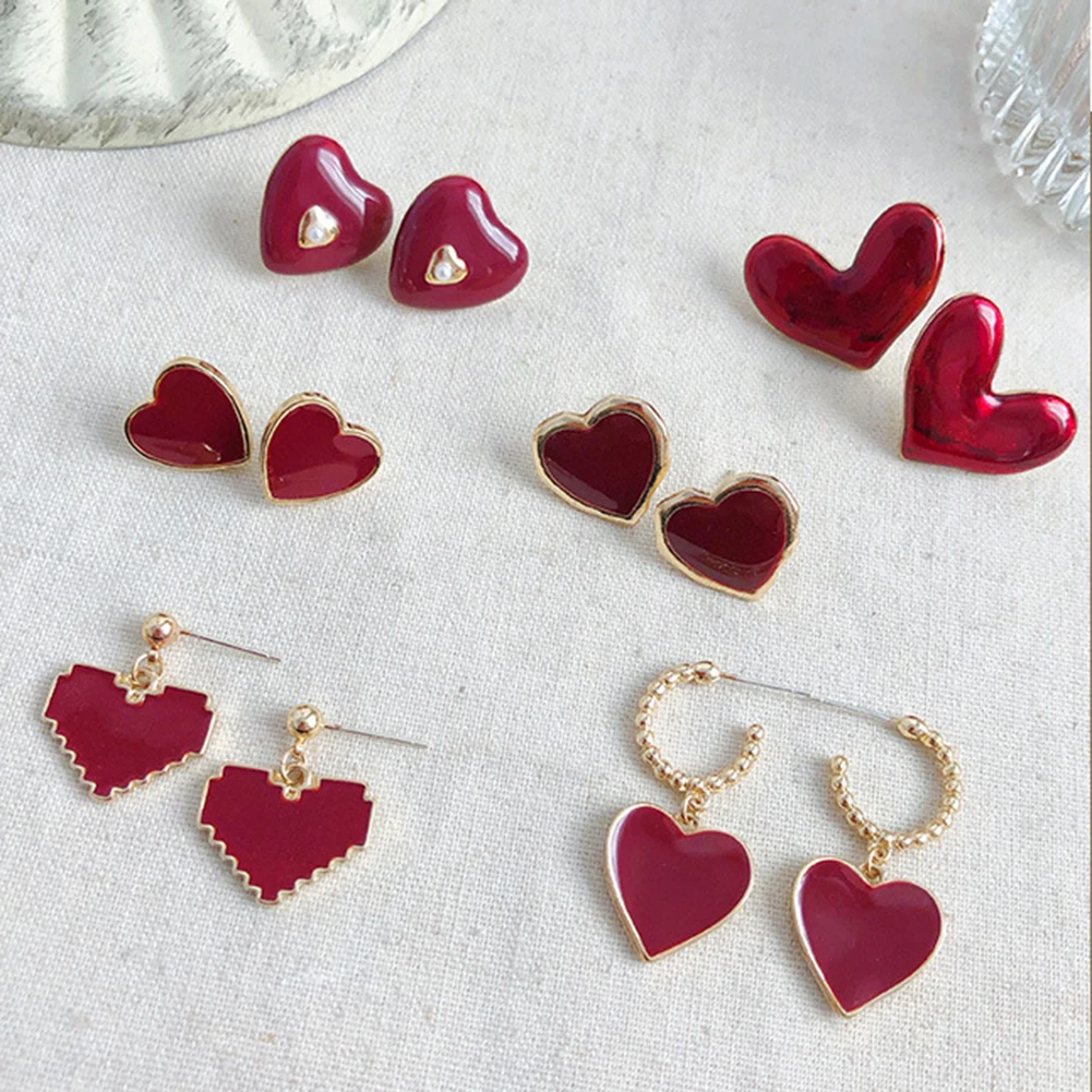 

New Love Sweet Burgundy Enamel Heart Earrings for Women Girl Gold Color Metal Love Heart Hanging Dangle Earrings Vintage Jewelry