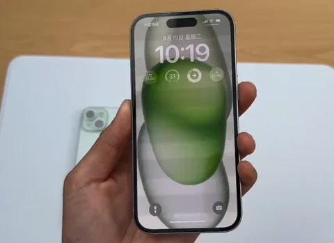 Смартфон Apple iPhone 15, 6/128ГБ, 6/256ГБ, global, Б/у