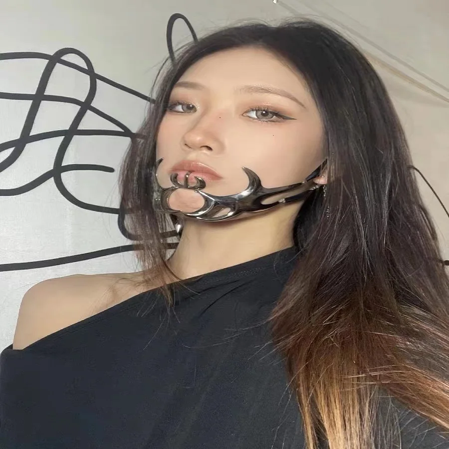 

Винтажная вечерняя женская маска для маскарада с цепочкой для лица из сплава в стиле хип-хоп киберпанк жидкая бижутерия для рок темативечер...