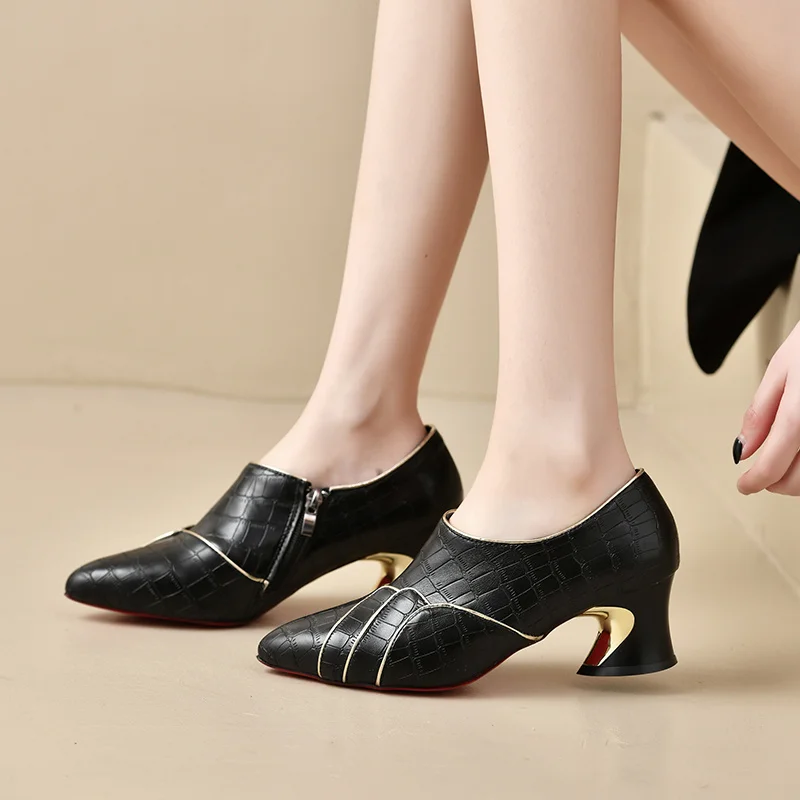 

Женские туфли-лодочки на каблуке 6 см, Размеры 35-40