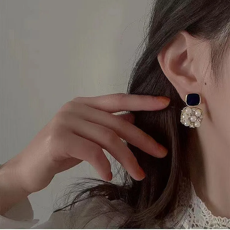 

Korean Version S925 Silver Simple Hoop Earrings Stud Winding Temperament Earrings Girl Earrings Small Fashion Earrings Women