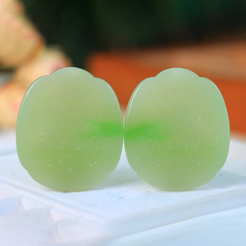 Кулон из гуаньинского материала кулон нефрита