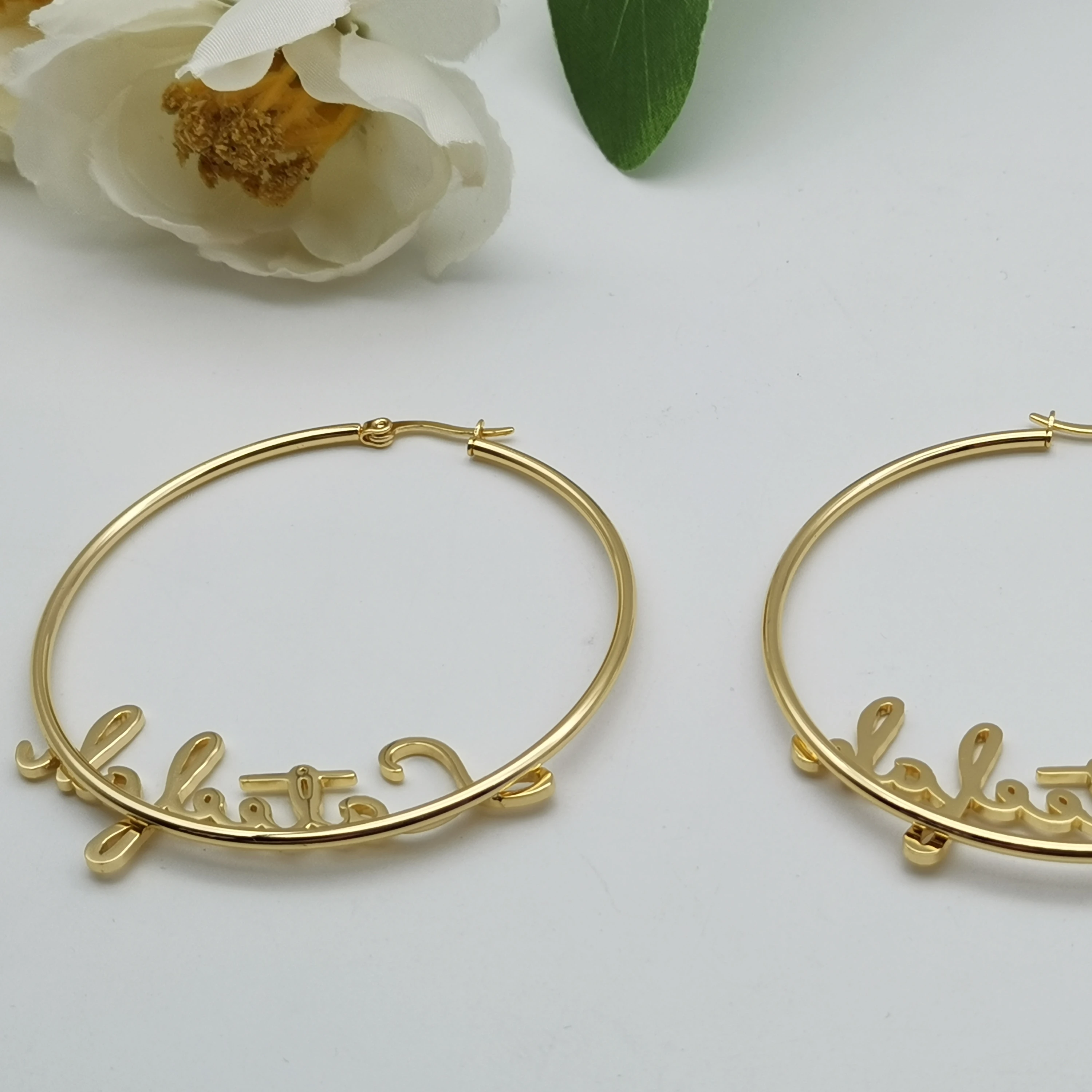 Lateefah New Trendy Custom Name Hoop Earrings Stainless Steel Personalized Earrings for Women Letter Pendant Jewelry Gift