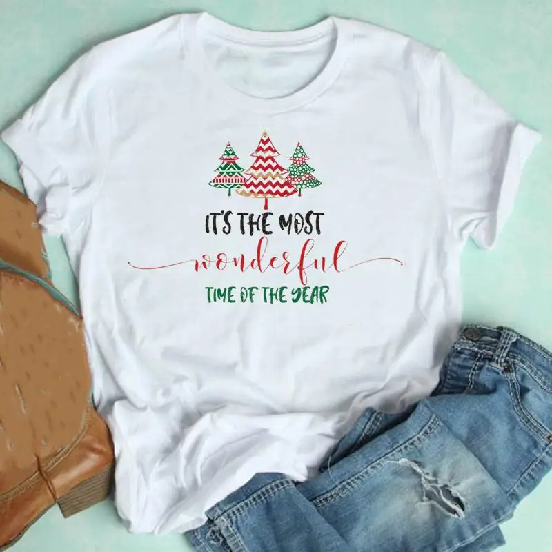 

Женская футболка с коротким рукавом и надписью на новый год