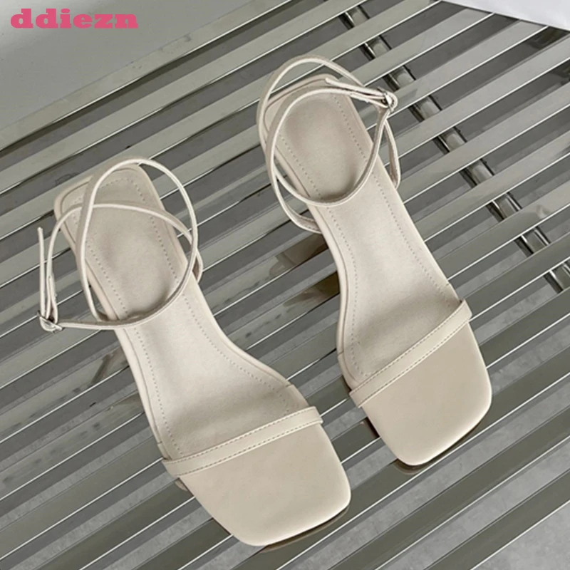 

Туфли-лодочки женские на тонком высоком каблуке, с квадратным носком