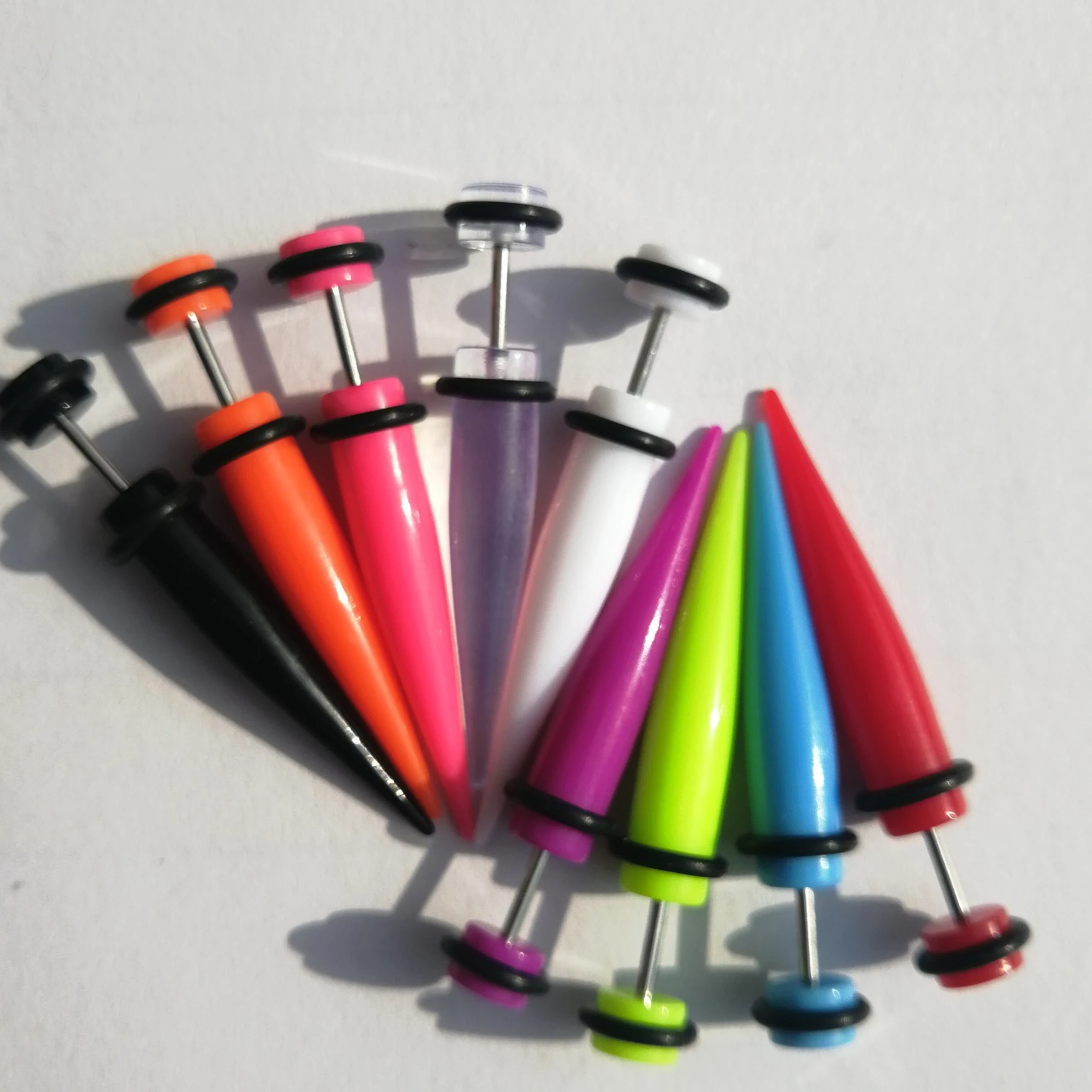 Акриловые серьги-гвоздики для мужчин и женщин в стиле панк модные украшения