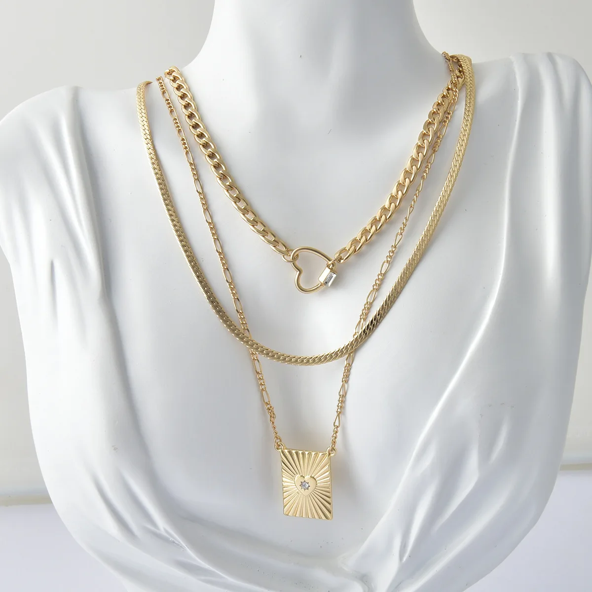 

Fashion Necklace Chain Peach Heart Geometric Pendant Multi-layer Wear Clavicle Chain Temperament Trendy Necklace