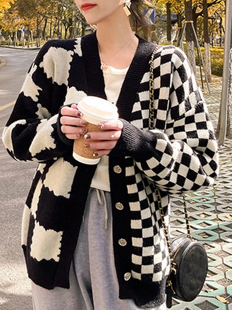 

2022 Women's Autumn Winter Plaid Cardigan Checkerboard New Knitted Comfortable Fashion Sweater Tops B262
