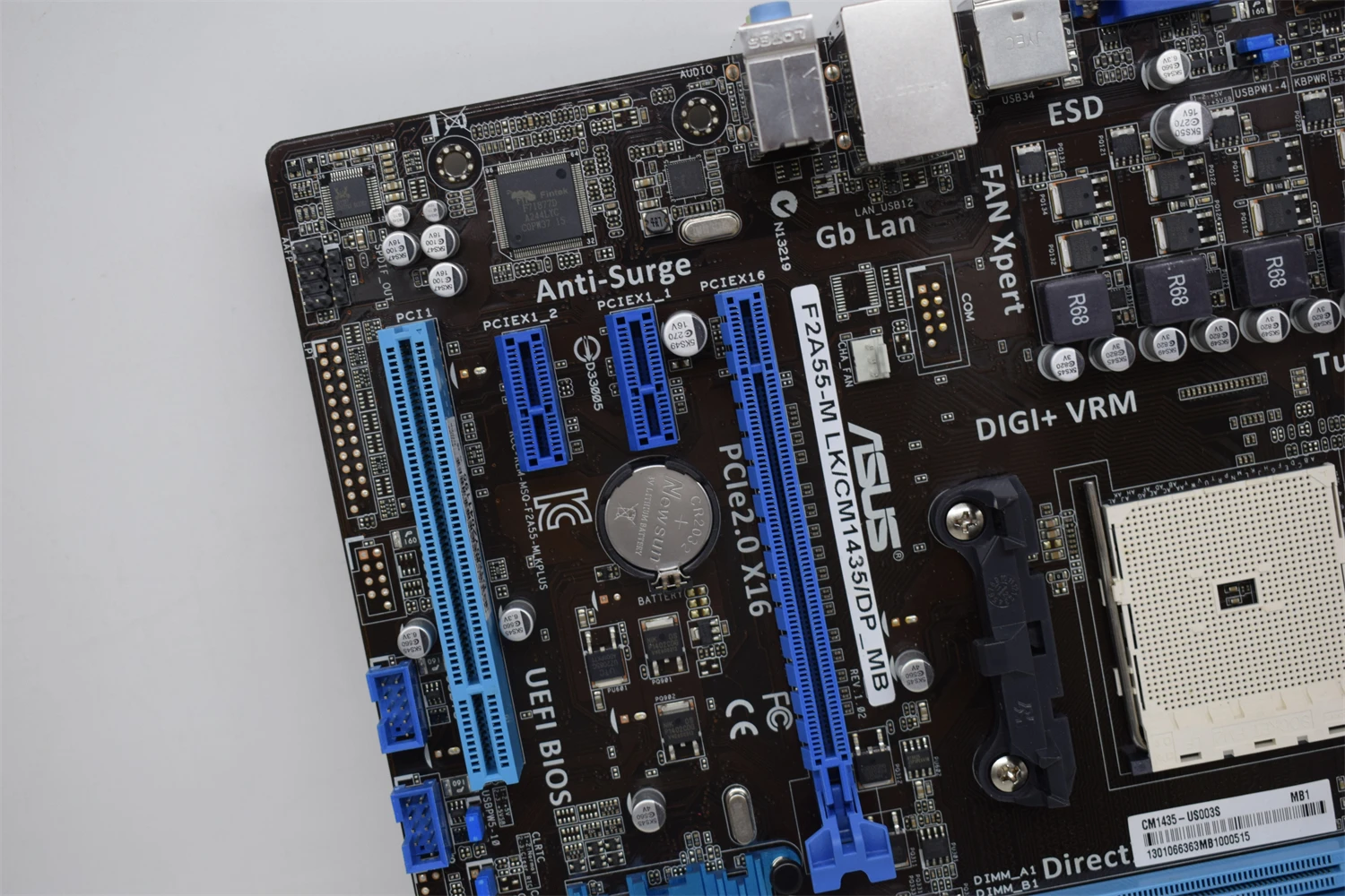 Материнская плата ASUS F2A55-M LK/CM1435 Использует чипсет AMD A55 FCH разъем FM2 поддерживает