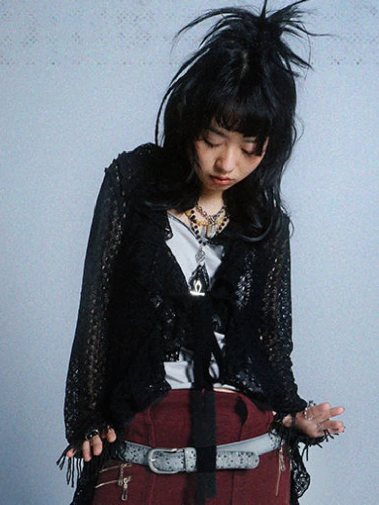 Женский винтажный кардиган с вырезами черный трикотажный в стиле панк защитой от