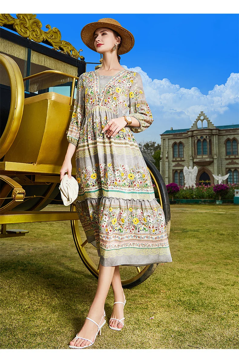 

Женское платье средней длины с V-образным вырезом и принтом в деревенском стиле