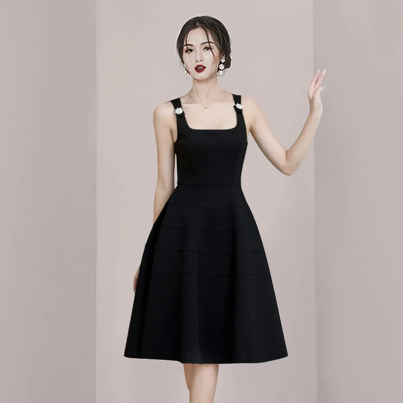 2023 Summer Women's Sexy Sling Square Neck Crystal Simple Dress Small Popular Design High Waist