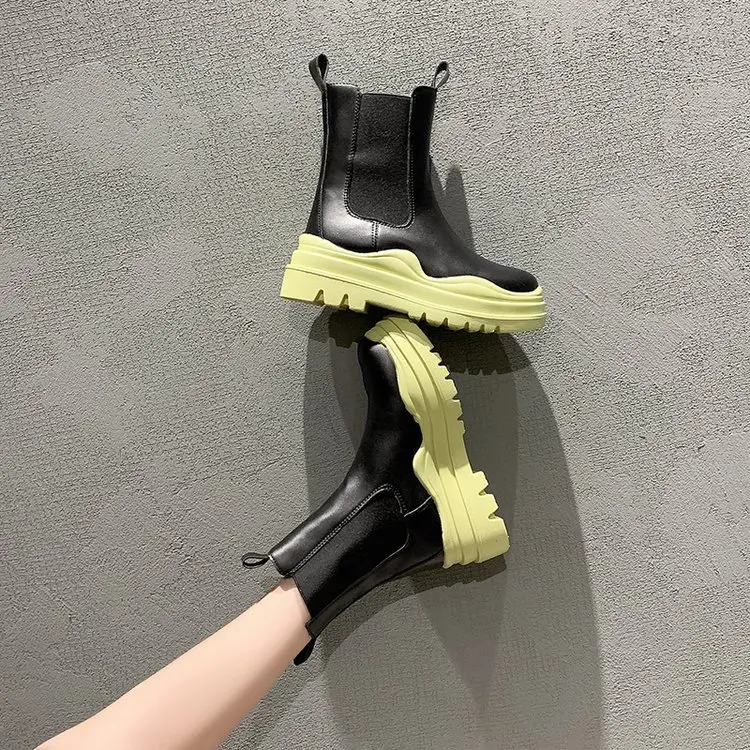 

Женские ботинки с круглым носком, на низком каблуке