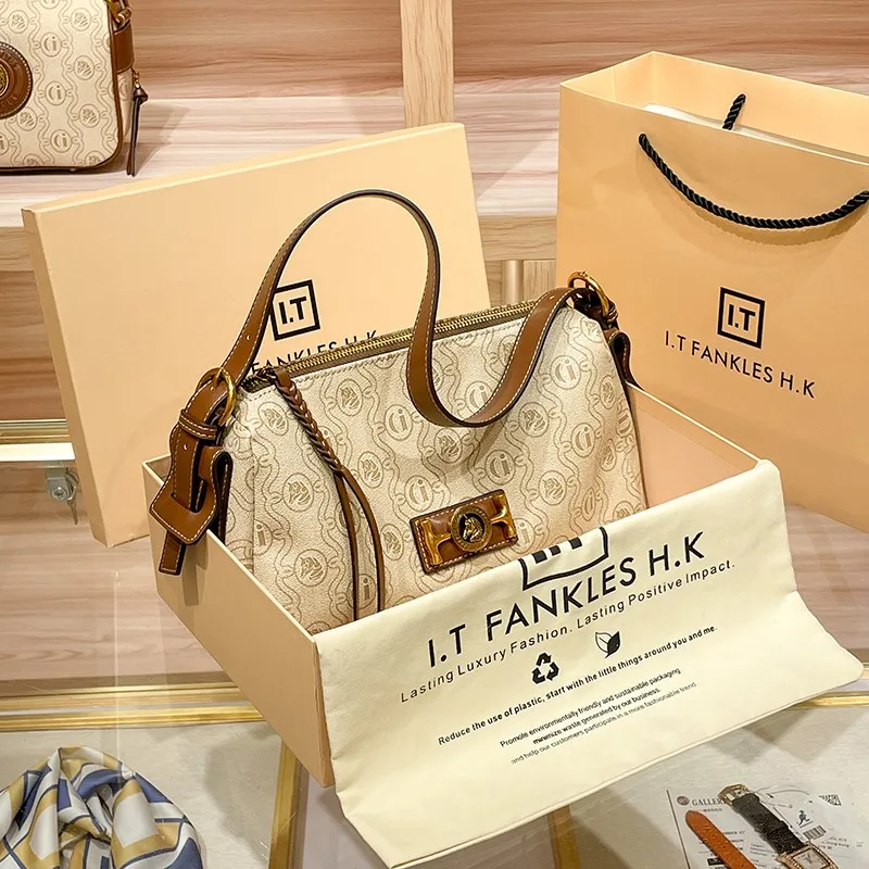 Женская сумка из натуральной кожи вместительная летняя на одно плечо