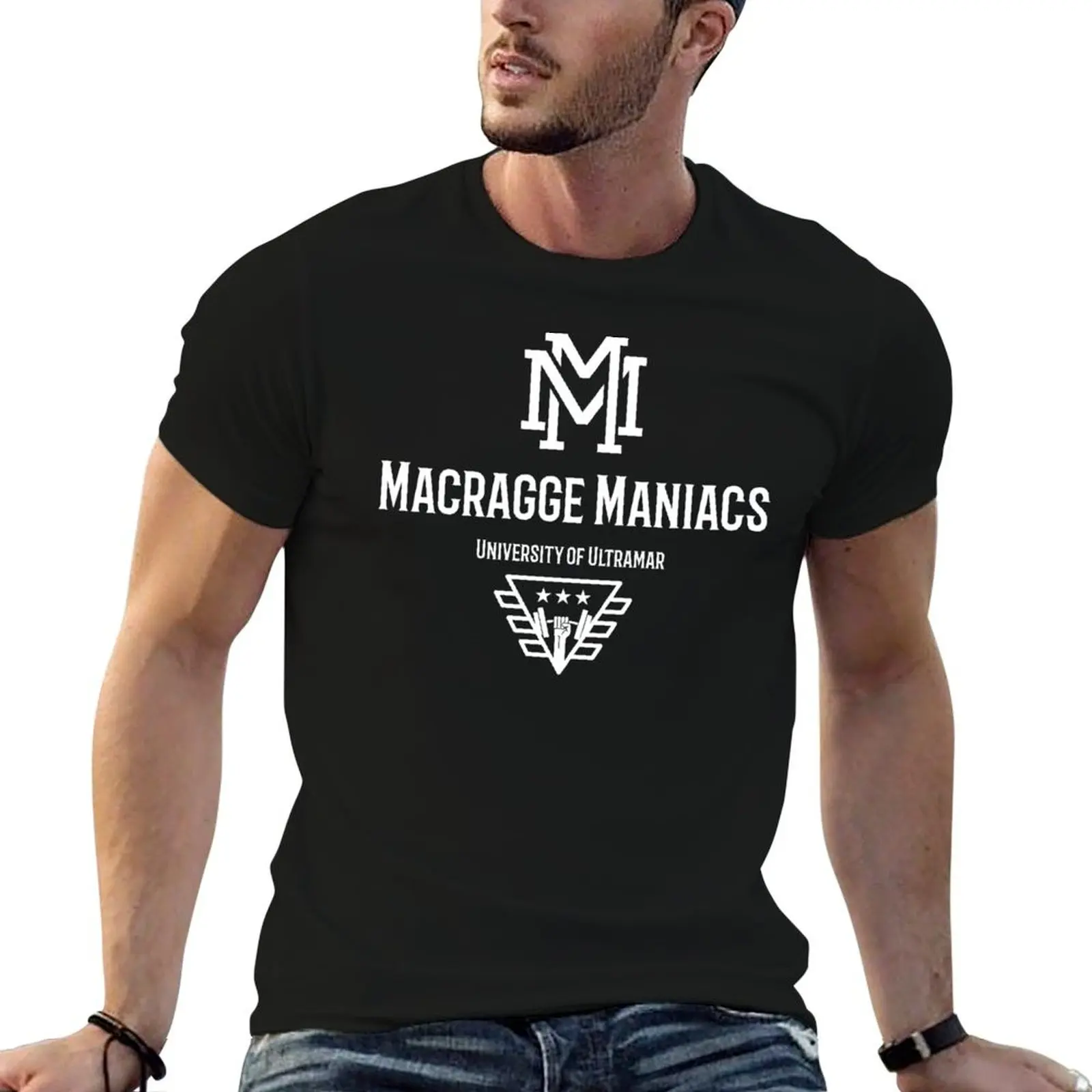 Фото Футболка Macragge Maniacs - Ultramar University Sports Team, повседневная модная футболка с принтом №1