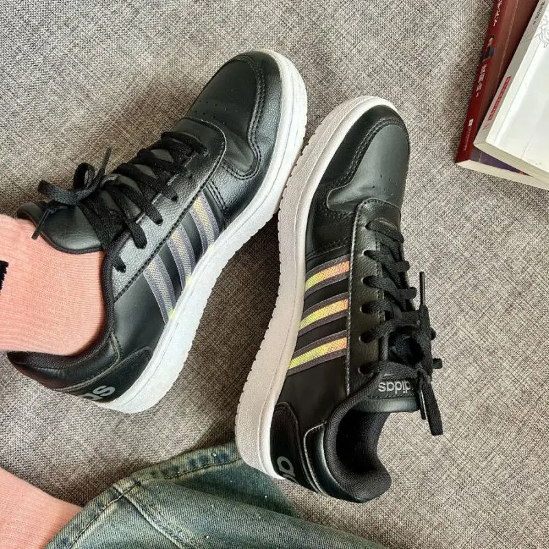 Кроссовки женские износостойкие из дышащего материала с низким верхом