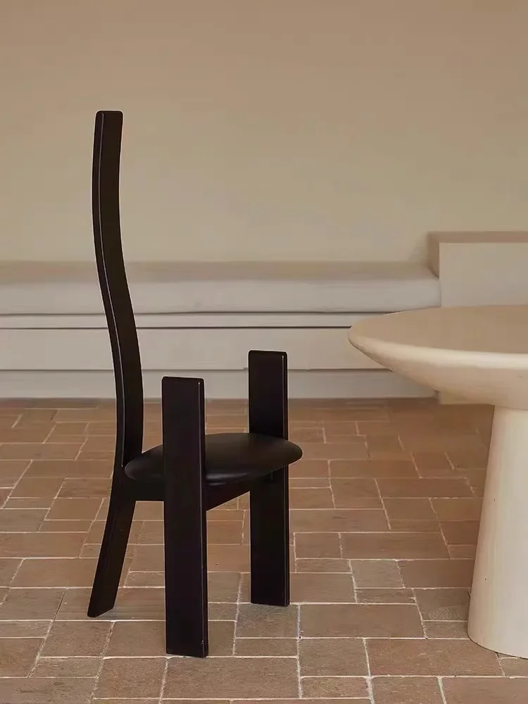 Предварительно любимый стул с высокой спинкой дизайнерский одинарный