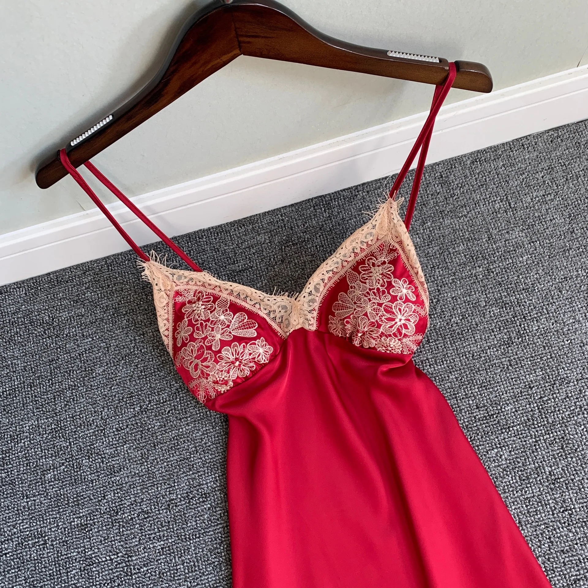 Sling pajamas women spring and summer new lace sexy nightdress pure desire wind with chest pad ice silk pajamas home