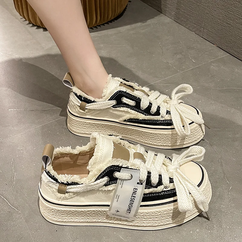 Thick Soled Canvas Shoes Women's Spring 2022 New Niche Design Sense Flat Bottom Anti-skid Net Red Fashion Versatile Beggar Shoes