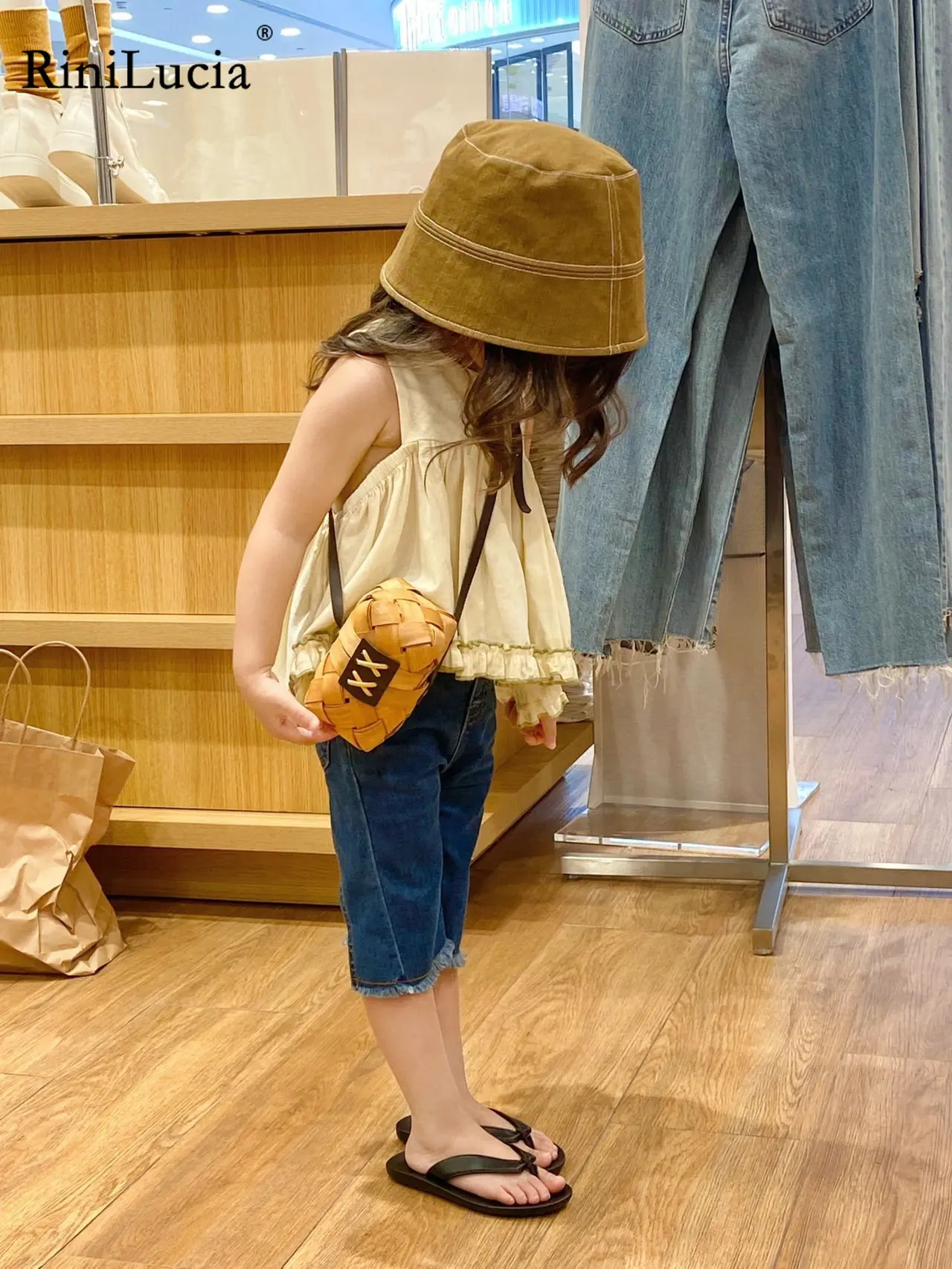 

2023 New Sweet Girls Set Summer Baby Thin Sleeveelss Pleated Tops Denim Shorts Girls Clothes Children Clothing Set