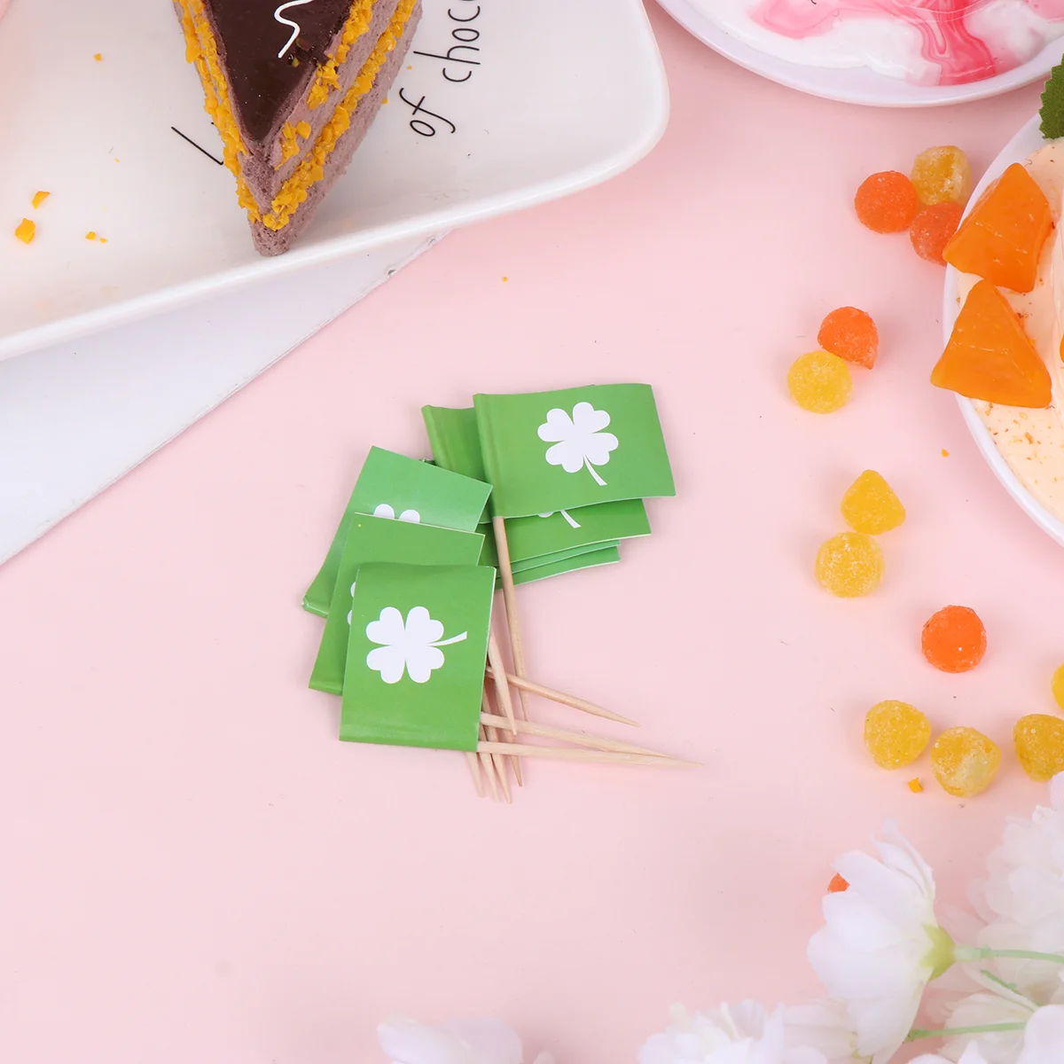 

200 Pcs Four Leaf Mini Paper Cups Cupcake Topper Bamboo Decorations