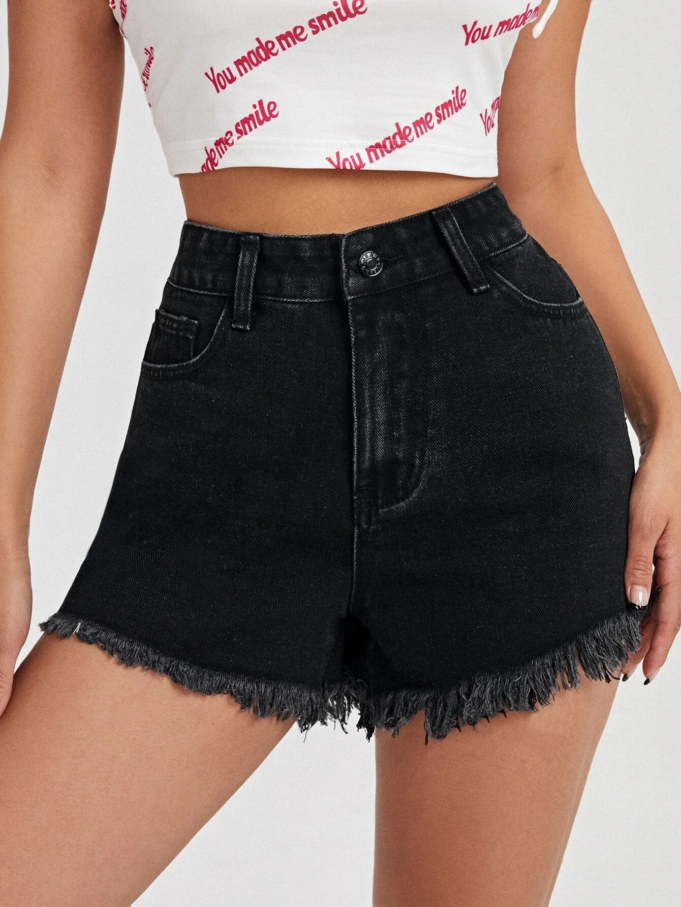 

tops Butterfly Embroidered Raw Hem Denim Shorts