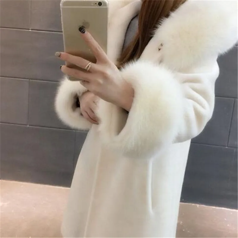 Women's Coat white Faux Fur Fur Collar Padded Woolen Coat Mid-length Fur Cape Jacket Women's Winter Warmth Fur Coats for Women