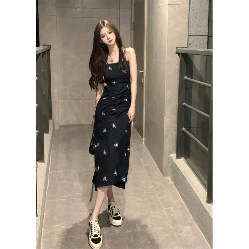 

Summer New Pure Love Style Floral Black One-Line Collar Halter Dress Waist Pleated Long Skirt Design Skirt Party Elegant Dress