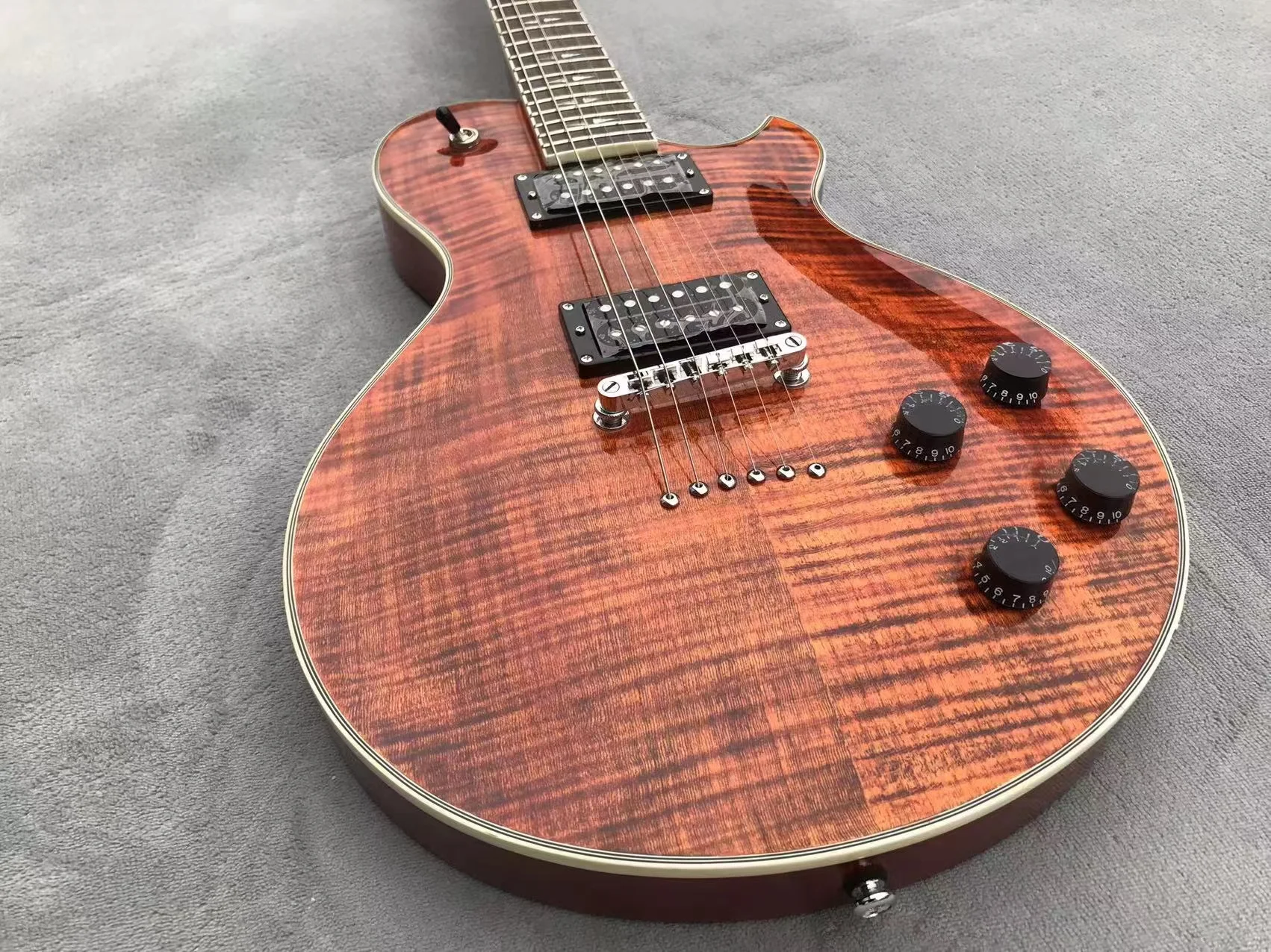 

Good Custom MK 6 Strings Electric Guitar Guitarra Tiger / Flame Maple Top in Stock Discount Free Shipping C1290