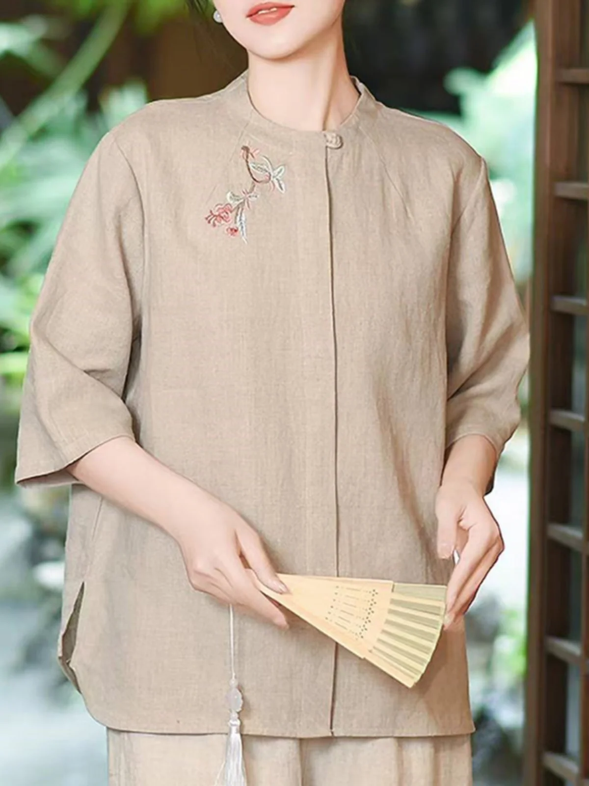 Женская льняная рубашка с коротким рукавом свободного покроя