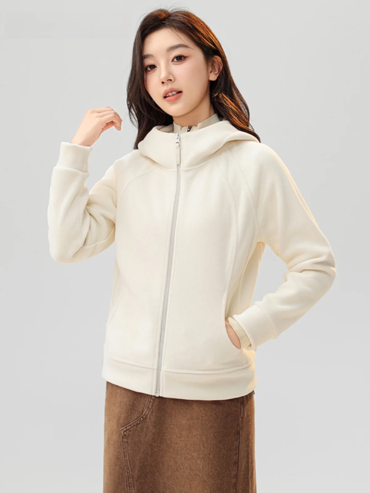 La Chabell флисовое короткое пальто 2024 зимнее новое прямое утягивающее толстое с