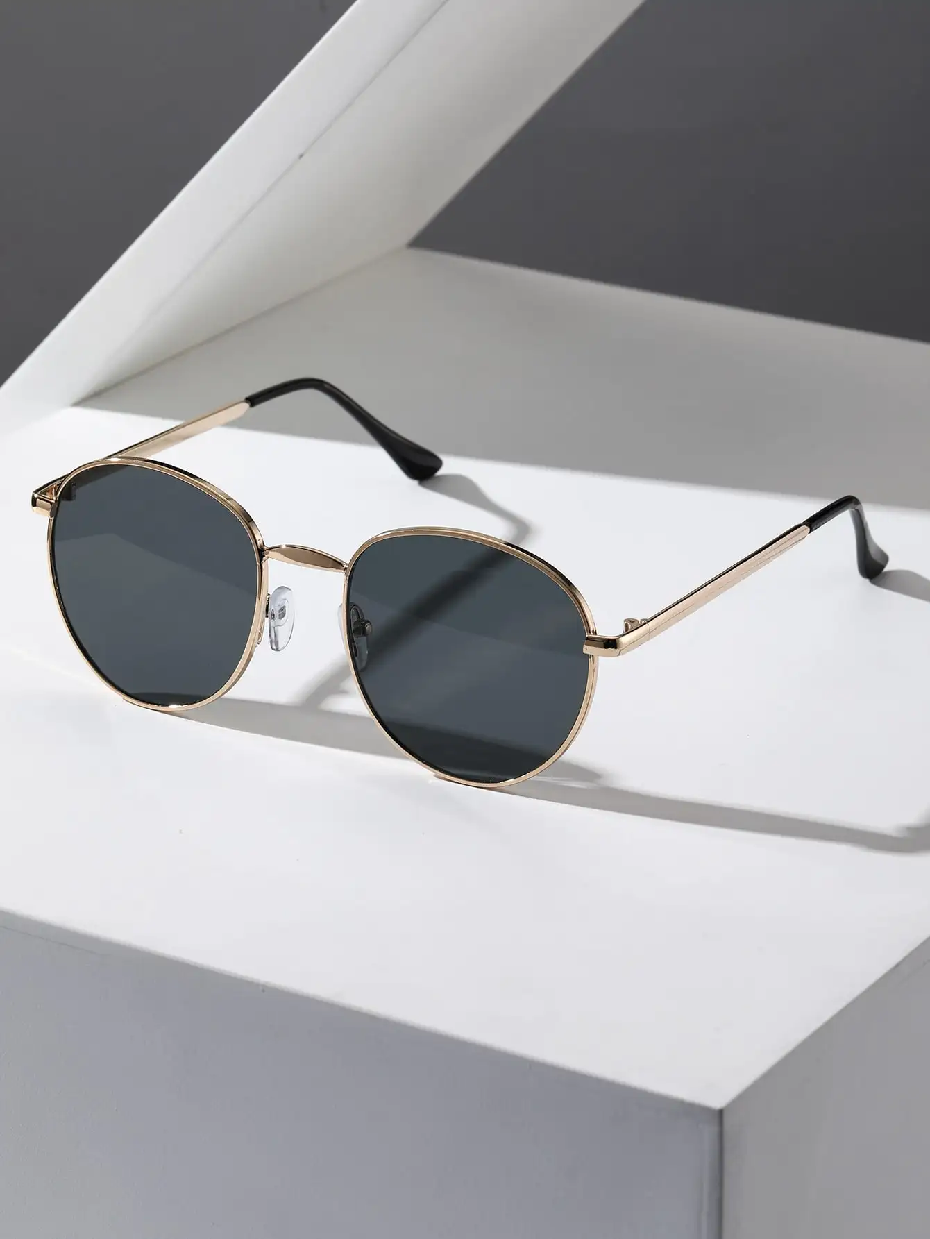 1 шт. солнцезащитные очки унисекс в металлической оправе