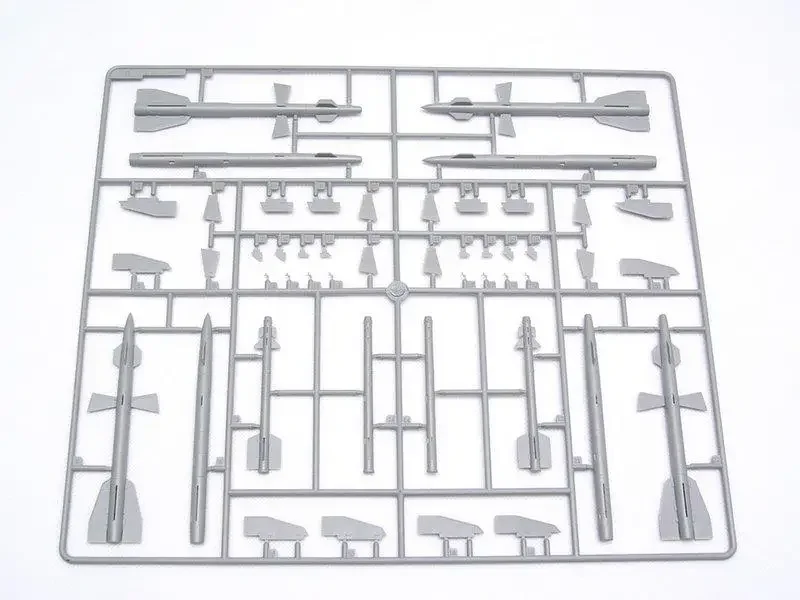 Trumpeter 02224 1/32 Набор моделей Sukhoi Su-27 Flanker B