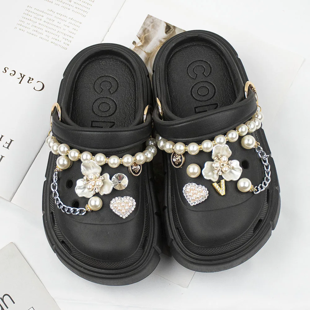 Hot Sale 1 Set Women's Sandals New Designer Croc Charms Gemstone Cool Shoe Decorations Pearl Metal Accessories New
