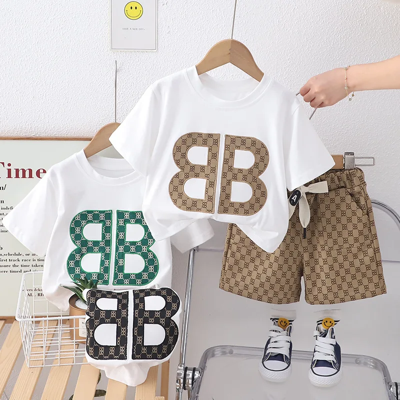 Детский спортивный костюм из футболки и шортов на Возраст 3-5 лет