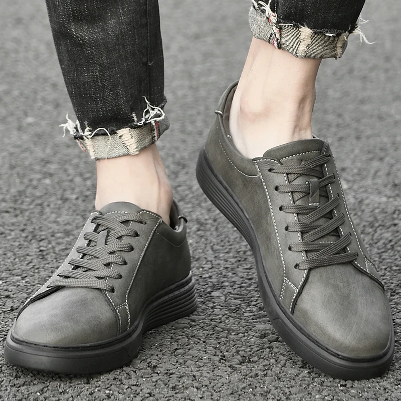 Модные мужские кроссовки в минималистичном стиле брендовая Молодежная