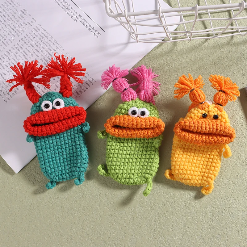 

Уникальный трикотажный брелок для ключей с подвеской в виде мерцающей куклы