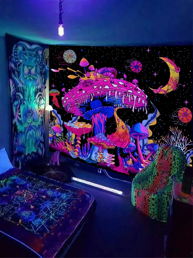 

Флуоресцентный гобелен с грибами