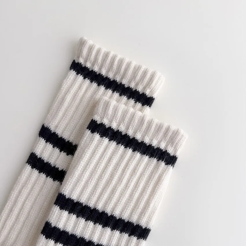 Simple Fashion Sports Cotton Socks Lots 4 Pairs Casual New High Quality Striped Black White Winter Cotton Thick Socks for Women