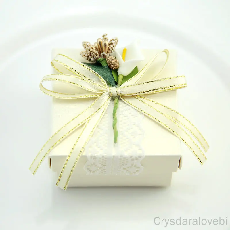 

Креативная Свадебная коробка для конфет корейский стиль Европейский стиль квадратная Свадебная коробка серия Ferrero Rosen белая готовая коробк...