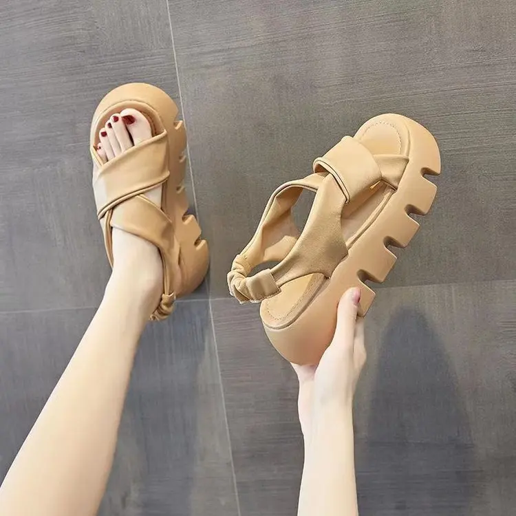 

Сандалии женские на толстой подошве, кожаные пляжные туфли с эффектом сказочного ветра для отдыха, кожаные, для летнего сезона 2023