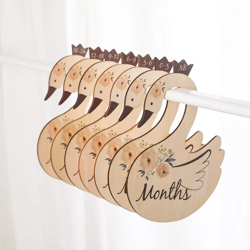 

1 Set Newborn 24 Months Baby Closet Dividers Wood Nursery Clothes Organizers Infant Wardrobe Divider Label for 0-7 Years Old